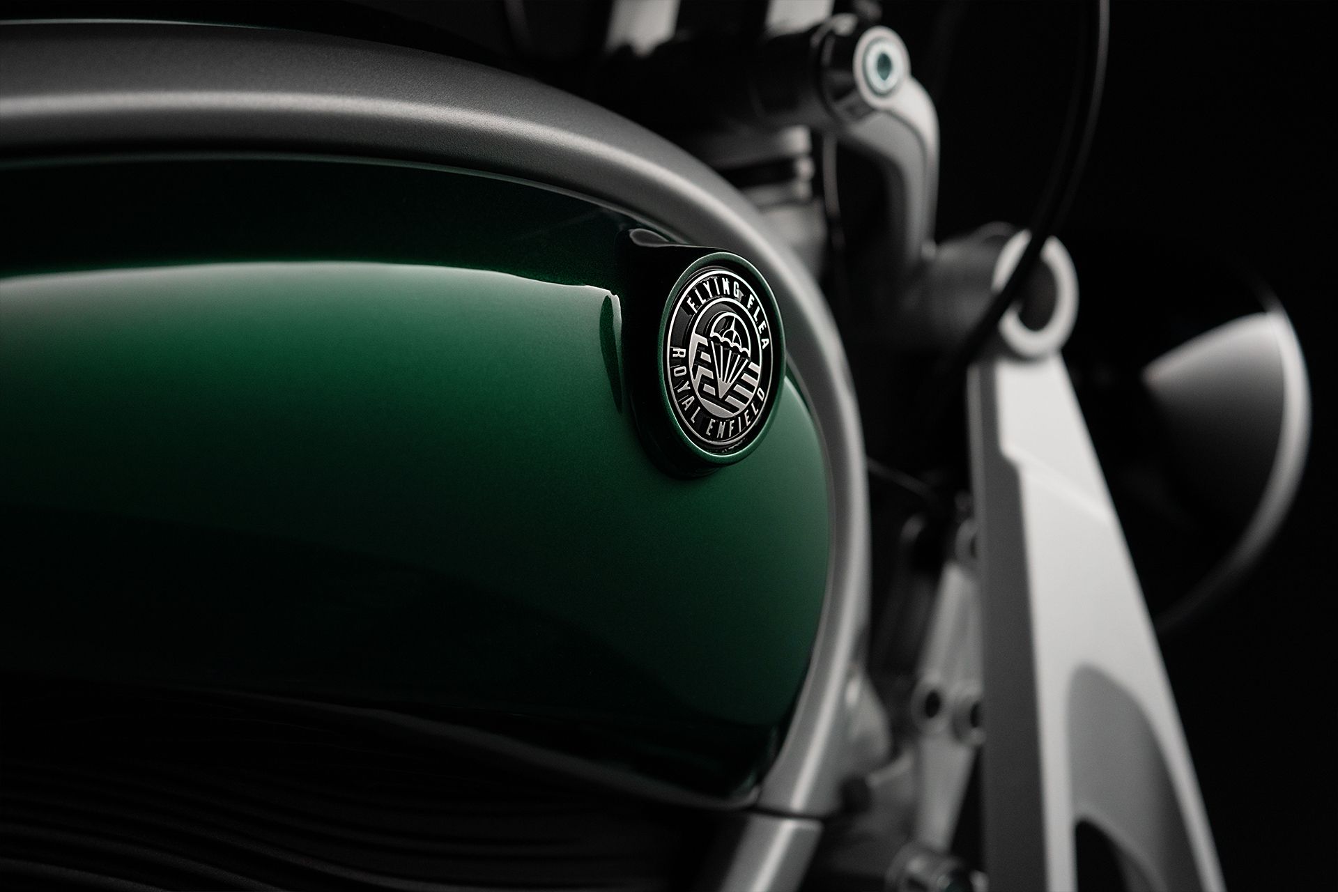 Royal Enfield Flying Flea C6 emblemat